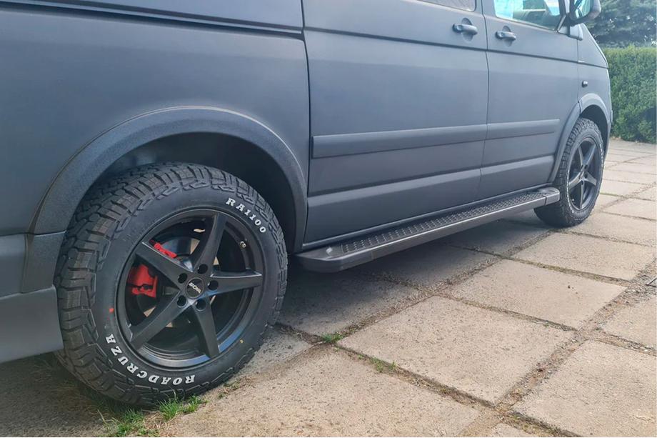 Volkswagen T5 Multivan 2003–2010 Trittbretter X5-Typ schwarz (2 Stk., Alu) Kurzer Radstand Image