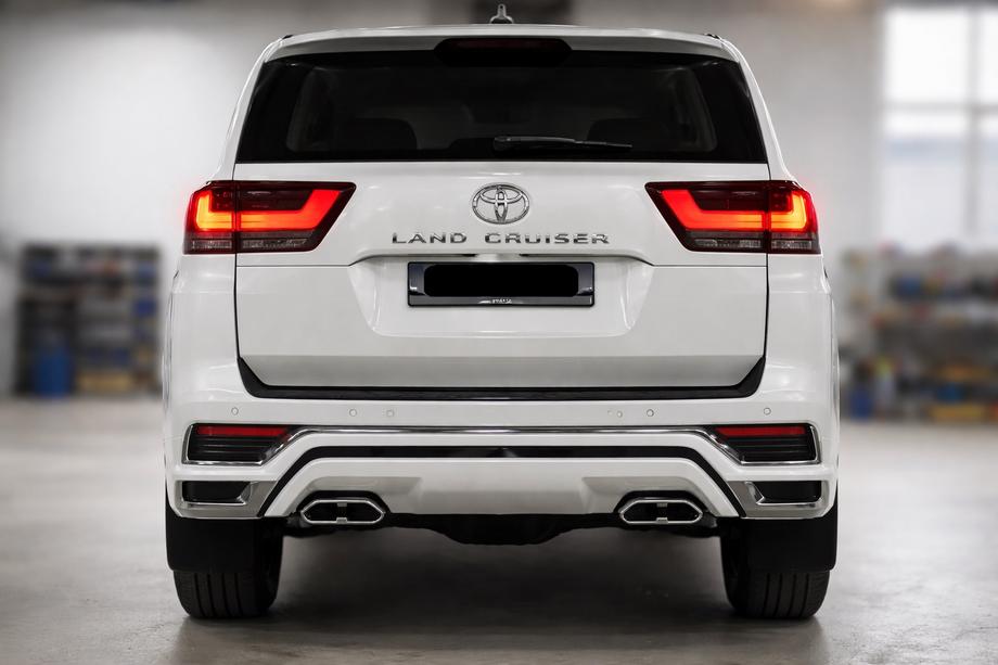 Toyota Land Cruiser 300 2021- Heckstoßstangenabdeckung VXR Schwarz Image