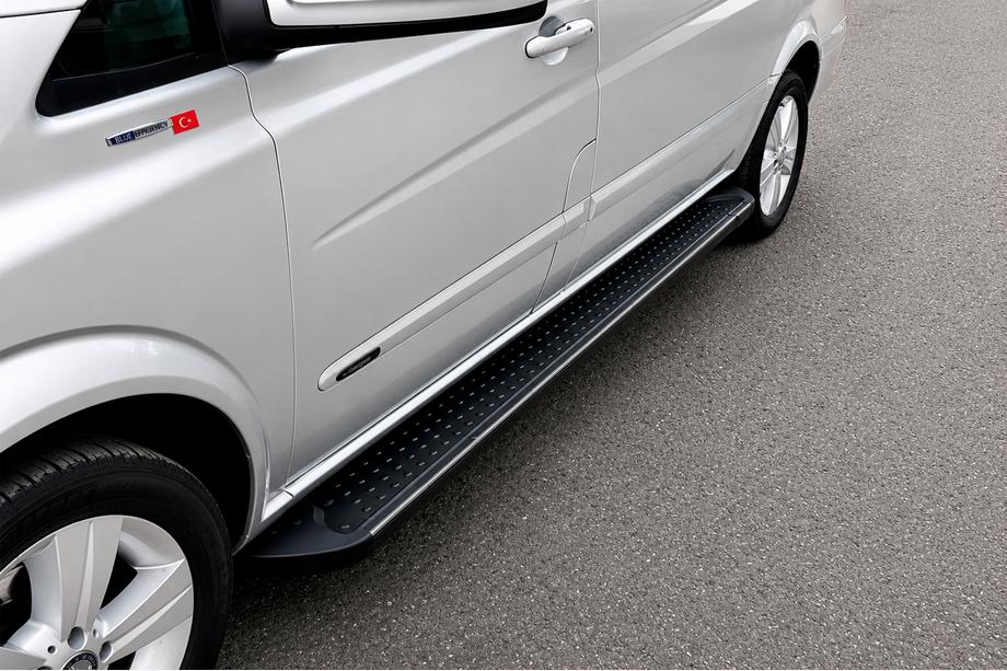 Mercedes Viano 2004-2014 Trittbretter X5-Typ Schwarz (2 Stk, Alu) Image