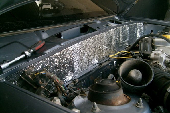Lohnt es sich, den Motorraum eines Autos schallzudämmen?