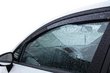 Was tun, wenn sich der Windabweiser (Windschutzscheibe) Ihres Autos gelöst hat? Foto 1