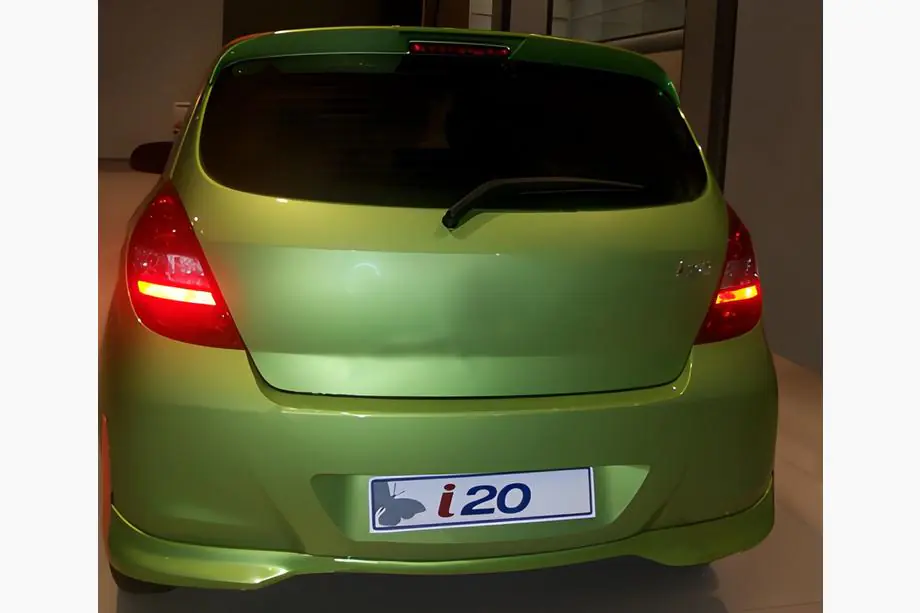 Hyundai I-20 2008-2012 Hintere untere Abdeckung (grundiert zum Lackieren) Image