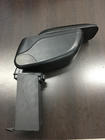 Renault Sandero 2013-2022 Armlehne mit Becherhalter Foto 16