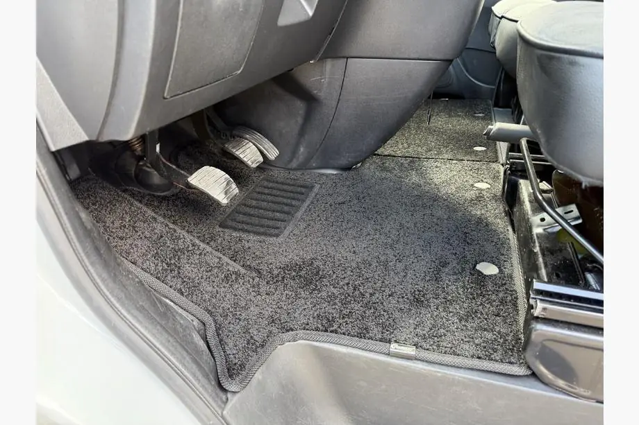Nissan NV300/Primastar 2016- Textil Fußmatten Deluxe (2 Stk, Schwarz) Foto 1