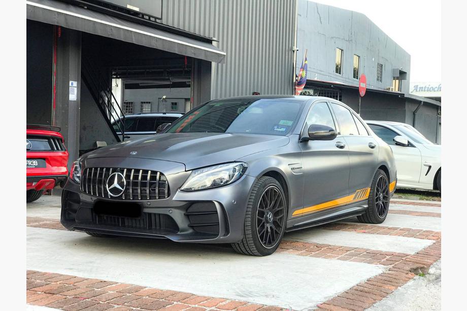 Mercedes C-class W205 2014-2021 Bodykit mit Heckdiffusor (Design Black Mamba C63GT) Image