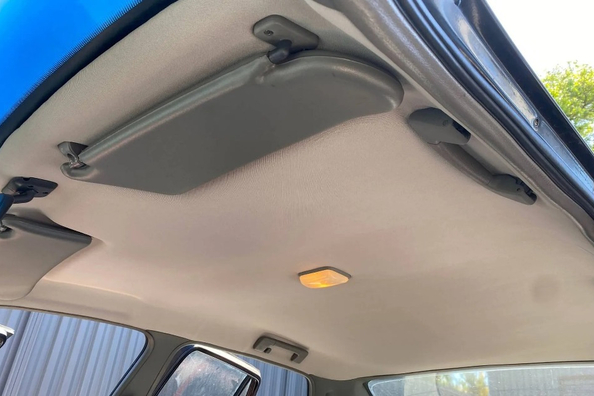 Welches Material sollte zum Bedecken der Autodecke verwendet werden?