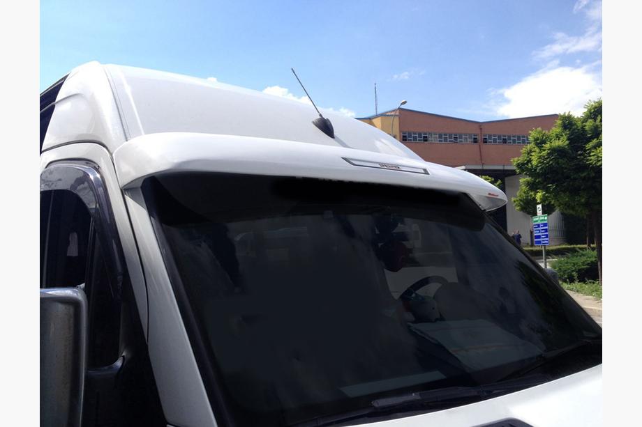 Volkswagen Crafter 2006-2016 Frontscheiben Windabweiser V1 (lackierbar, zum Kleben) Image