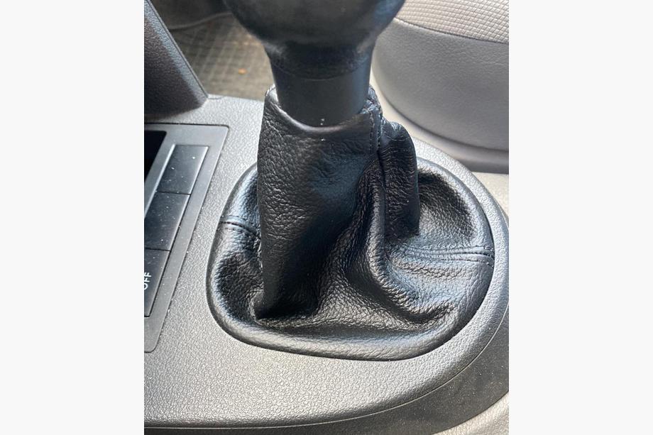Volkswagen Caddy 2004-2010 Leder Schaltsack Image