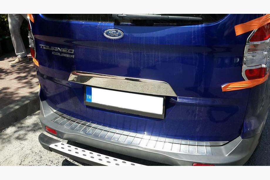 Ford Courier 2014-2023 Chromleiste über dem Kennzeichen (Edelstahl) Image