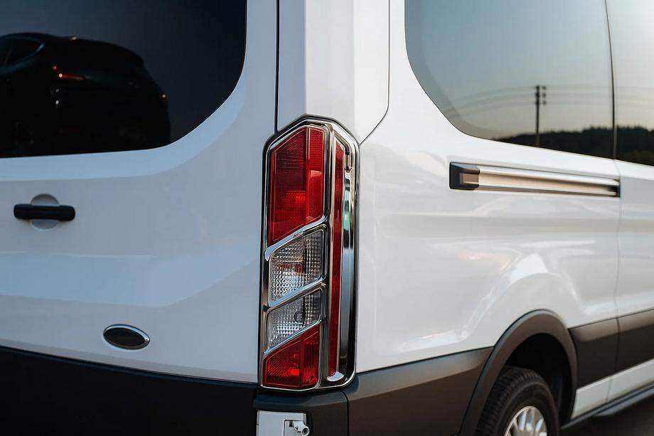 Ford Transit 2014- Chrom Rückleuchten Abdeckungen (2 Stk, Kunststoff) Image