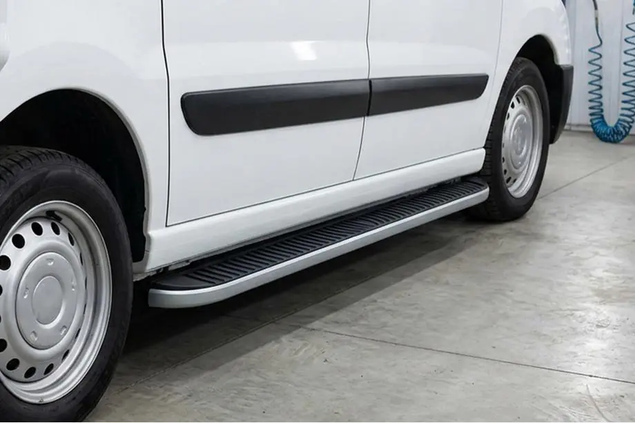 Fiat Scudo 2007-2015 Seitenschweller Tayga Grey (2 Stk., Aluminium) Image