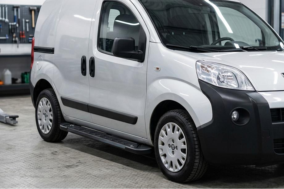 Citroen Nemo 2007-2017 Seitenschweller RedLine Black (2 Stk., Aluminium) Image