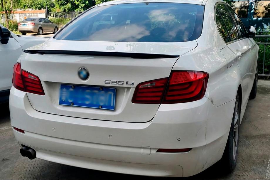 BMW 5 Series F10/F11 2010–2016 Spoiler P-Style (für F10, Schwarz Glanz) Image