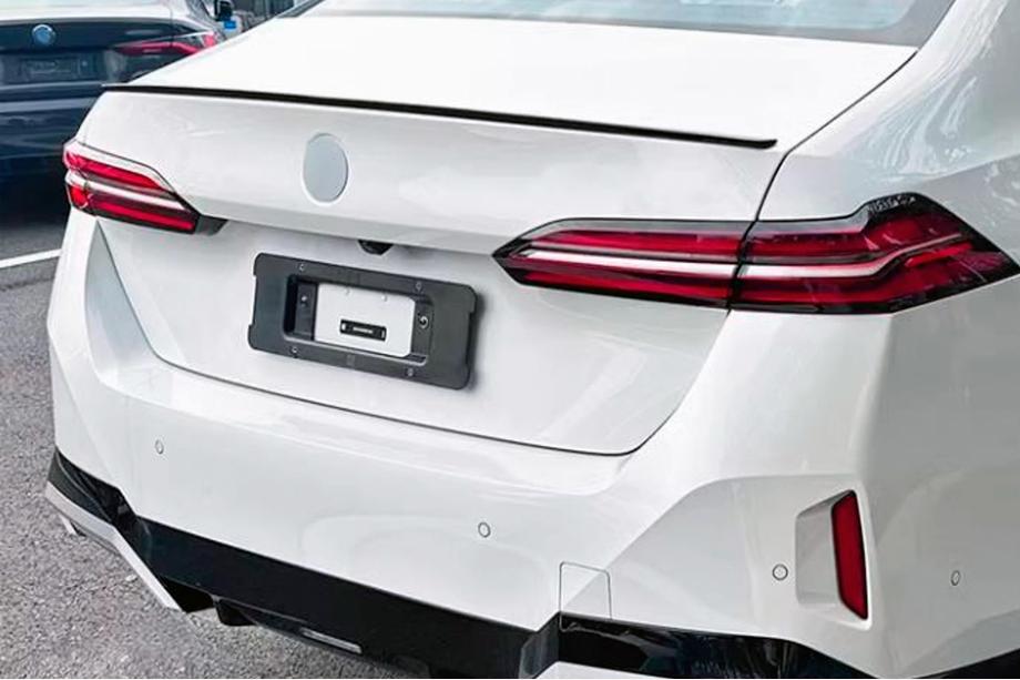 BMW 5/i5 Series G60/G60E/G61 2023- Spoiler M5-Style (Schwarz Glanz) Foto 1