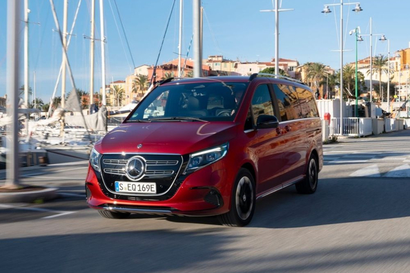 Mercedes-Benz EQV 2024 Testbericht: Ein Luxus-Elektroauto für die ganze Familie Foto 2