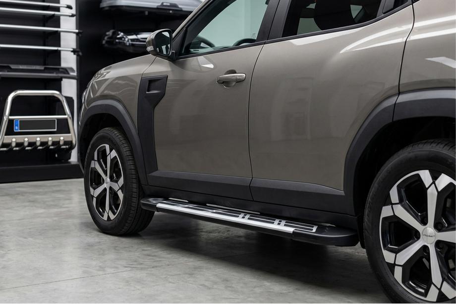 Dacia Duster 2024- Seitenschweller Sunrise (2 Stk., Aluminium) Image