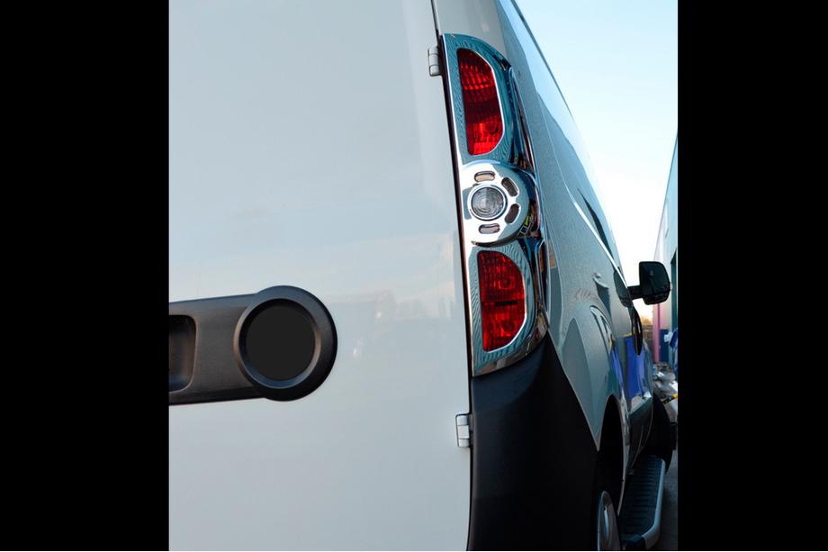 Fiat Doblo II 2010-2022 Chrom Blenden für Rückleuchten (2010-2015, 2 Stk, Kunststoff) Foto 7