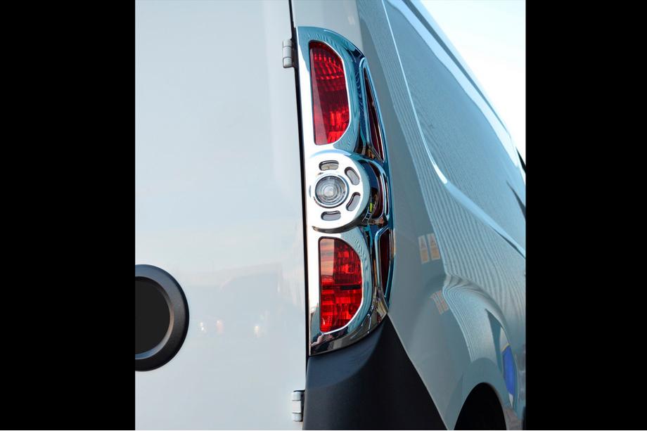 Fiat Doblo II 2010-2022 Chrom Blenden für Rückleuchten (2010-2015, 2 Stk, Kunststoff) Foto 3