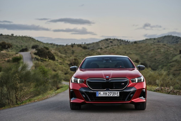 Testbericht zur Kompressorlimousine BMW i5 M60