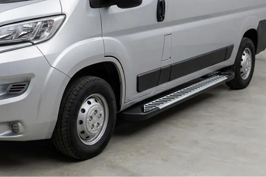Peugeot Boxer 2006-2025 Seitenschweller Line (2 Stk., Aluminium) Image