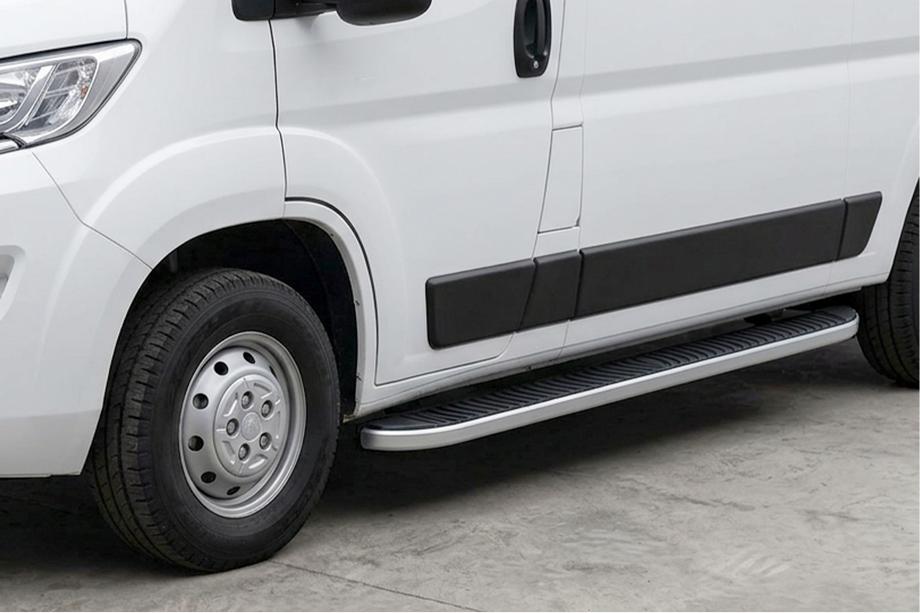 Peugeot Boxer 2006-2025 Seitenschweller Tayga Grey (2 Stk., Aluminium) Image