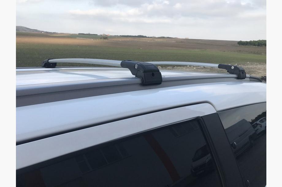 Renault Lodgy 2013-2022 Dachträger (Querträger) für integrierte Reling abschließbar WingCarrier V2 (2 Stk) Grau Image
