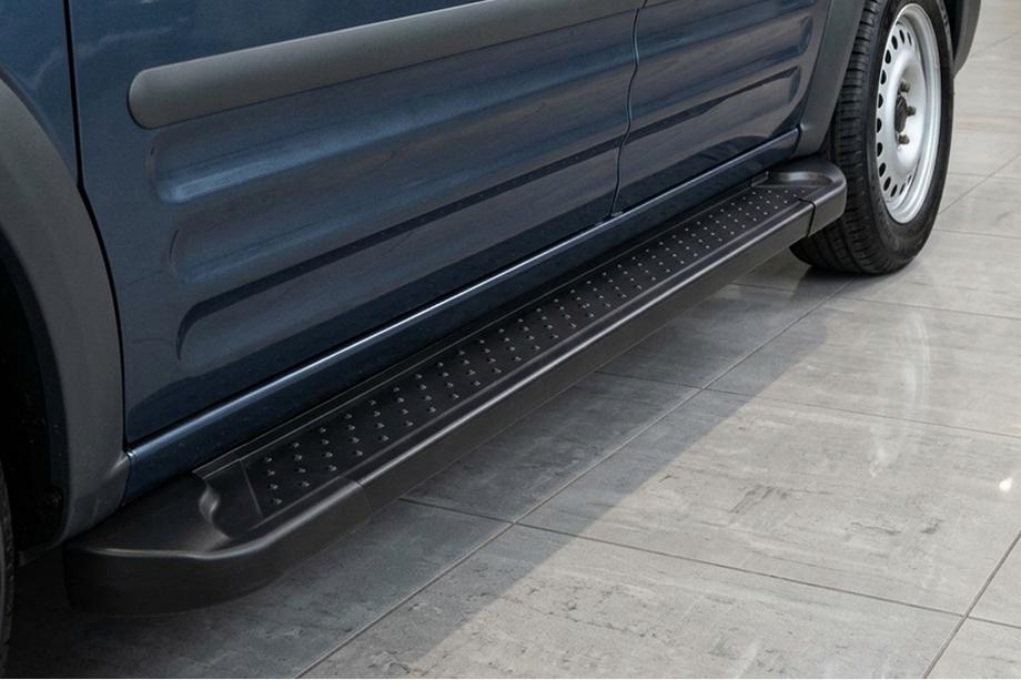 Ford Connect 2006–2009 Trittbretter Allmond Black (2 Stk., Aluminium) Image