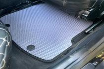 Audi A4 B5 1994–2001 Gummimatten Carsuit (Avant, grau) Foto 4