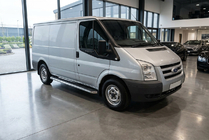 Ford Transit 2000–2014 Trittbretter Maydos V1 (2 Stk., Aluminium & Edelstahl) L1 (kurz) Foto 1