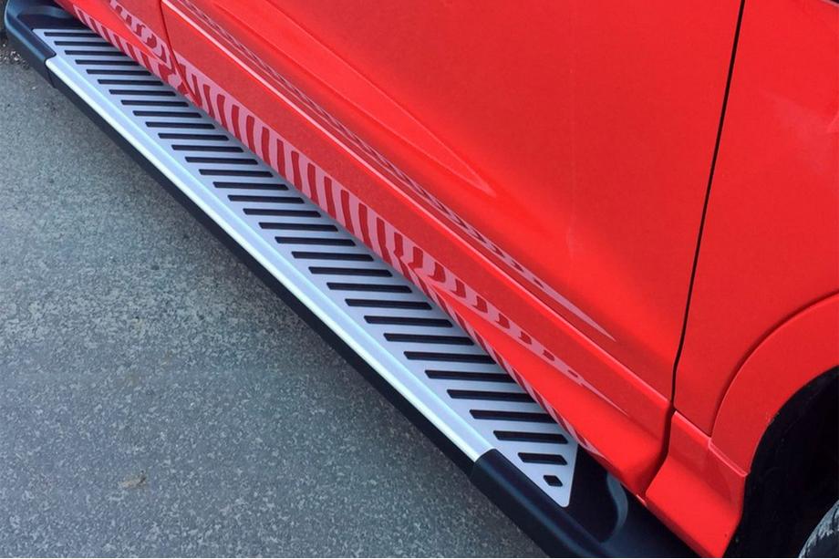 Ford Kuga/Escape 2013-2019 Seitenschweller Line (2 Stk., Aluminium) Mit Zierleisten an den Türen Foto 6