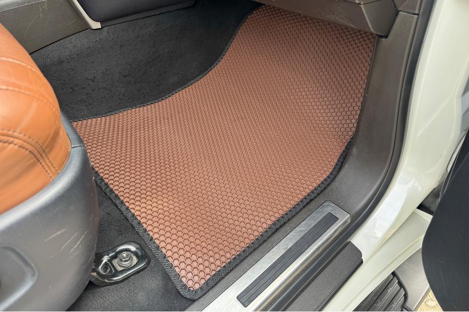 Toyota Land Cruiser 200 2007-2021 Gummimatten Carsuit (2007-2012, braun) Foto 6