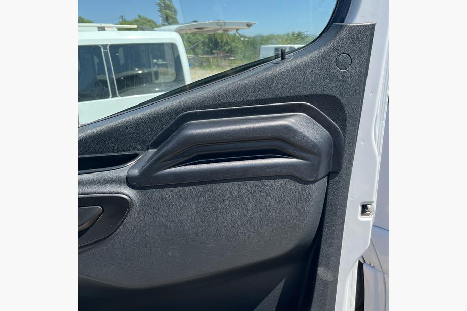 Mercedes Sprinter W907/W910 2018- Türverkleidungsabdeckungen EuroCap (ABS) Image
