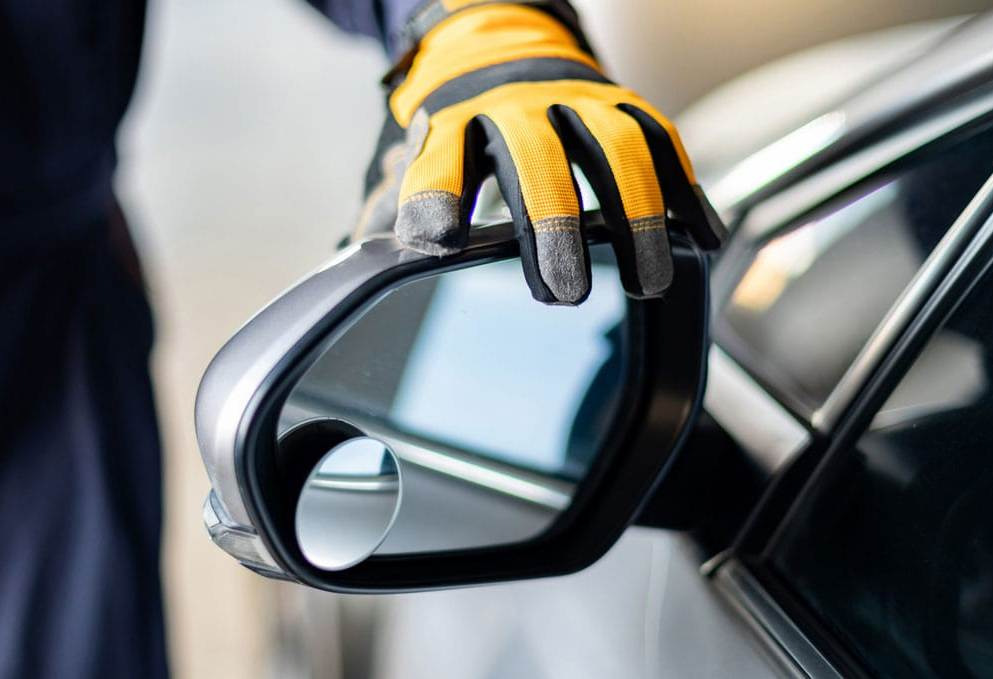 Kann man den Außenspiegel des Autos selbst austauschen?