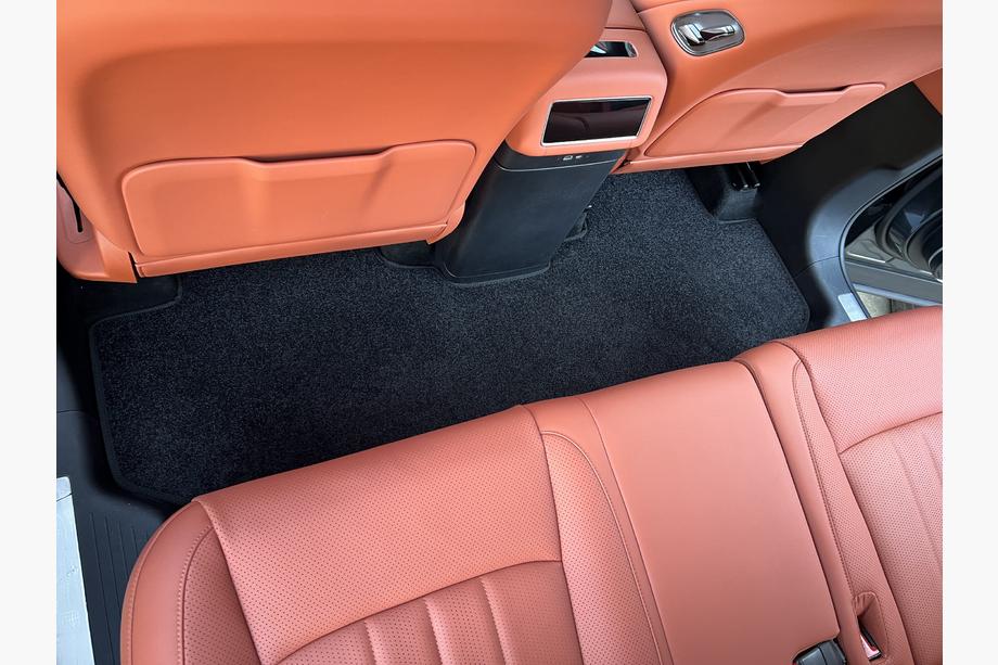 BYD Tang L 2025– Textil Fußmatten Deluxe (2 Reihen, Schwarz) Foto 4