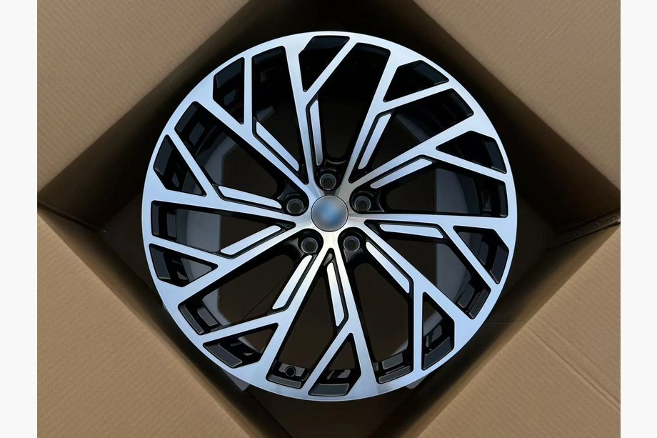 BMW 4 Series G22/23/26 2020- Geschmiedete OEM Felgen R20 V4 (4 Stk) Image