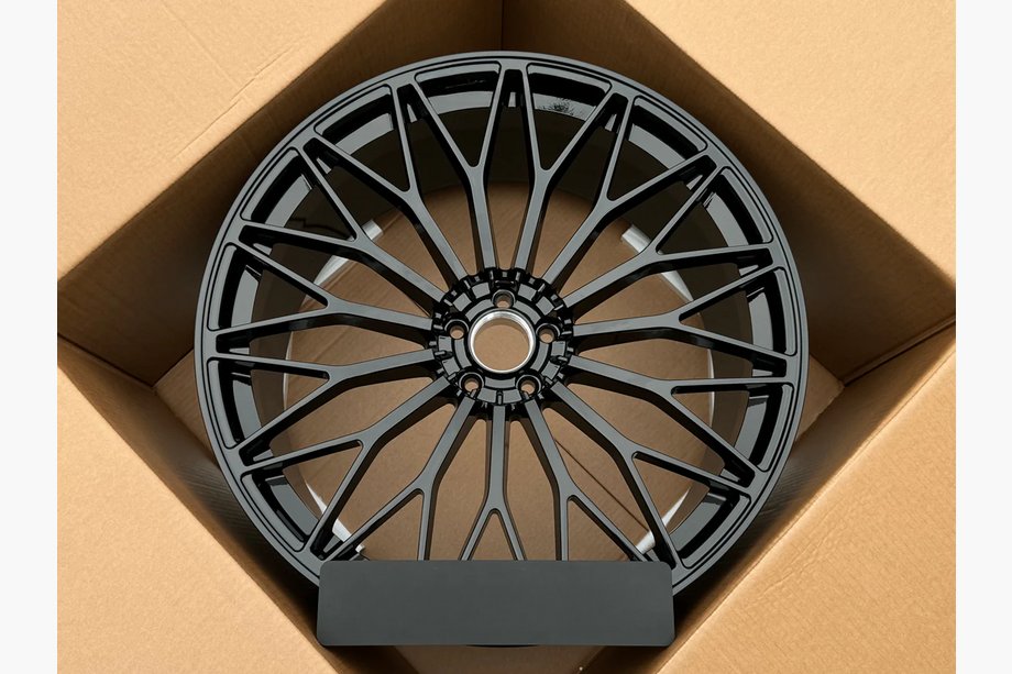 Lamborghini Urus 2018- Geschmiedete Felgen OEM R23 V7 (4 Stk) Foto 1