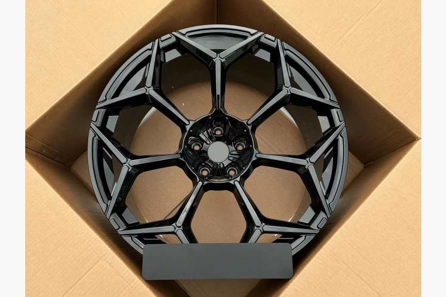 Lamborghini Urus 2018- Geschmiedete Felgen OEM R23 V11 (4 Stk) Image