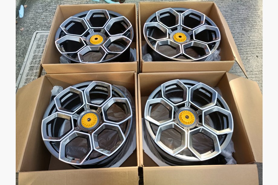 Lamborghini Aventador 2011-2022 Geschmiedete OEM Felgen R20 R21 V9 (4 Stk) Foto 7