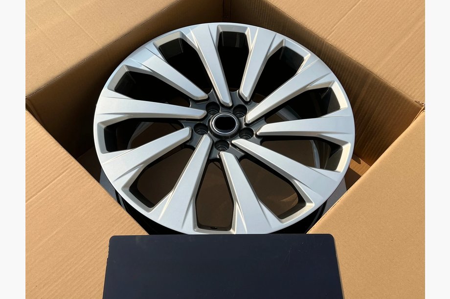 Range Rover V L460 2021- Geschmiedete OEM Felgen R23 R24 V2 (4 Stk) Foto 2