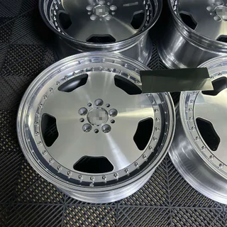 Geschmiedete OEM Felgen R19 (4 Stk) Foto 2