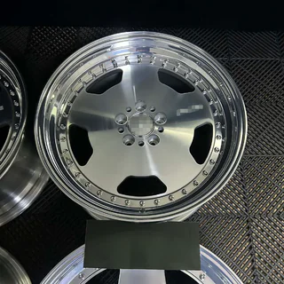 Geschmiedete OEM Felgen R19 (4 Stk) Foto 1