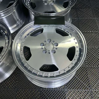 Geschmiedete OEM Felgen R19 (4 Stk) Foto 3