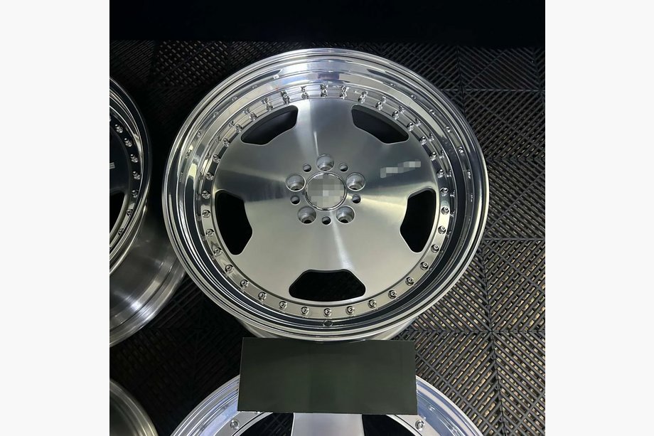 Mercedes SL R230 2001-2011 Geschmiedete OEM Felgen R19 (4 Stk) Image
