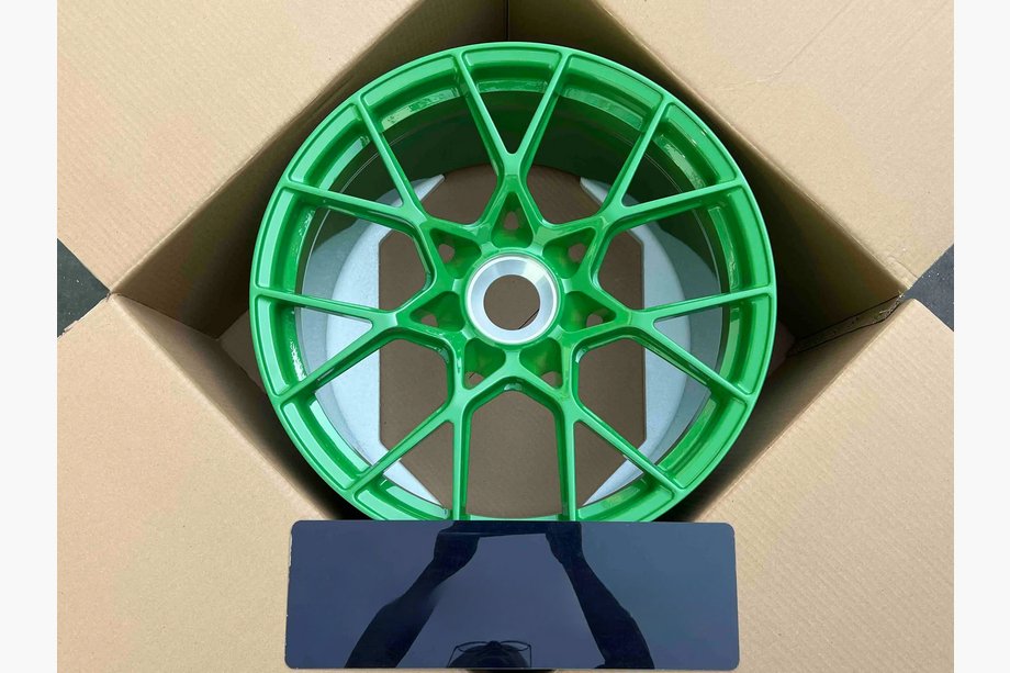 Porsche 911 (992) 2018– Geschmiedete OEM Felgen R20 R21 V13 (4 Stk) Image
