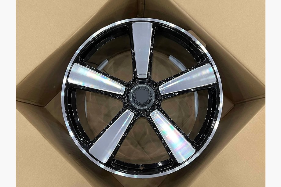 Porsche 911 (992) 2018– Geschmiedete OEM Felgen R20 R21 V20 (4 Stk) Image