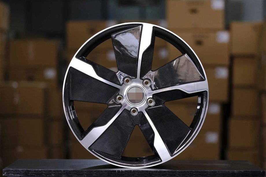 Porsche Taycan 2019- Geschmiedete OEM Felgen R20 (4 Stk) Image