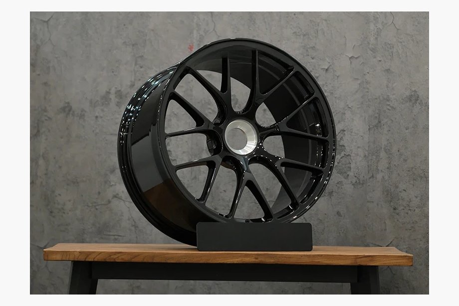 Porsche 911 (997) 2004–2012 Geschmiedete OEM Felgen R20 V3 (4 Stk) Image