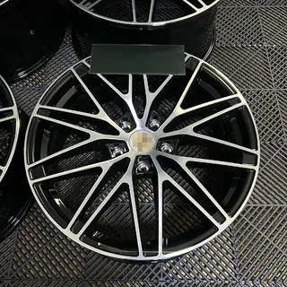 Geschmiedete OEM Felgen R20 (4 Stk) Foto 2