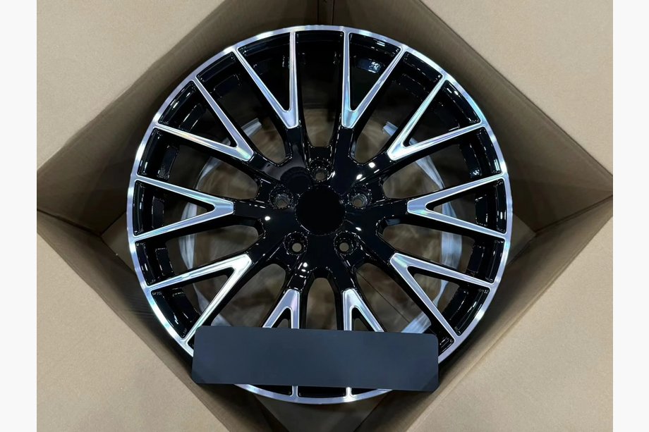 Porsche Panamera 2023– Geschmiedete Felgen OEM R21 V4 (4 Stk) Foto 1