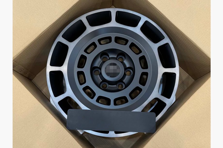 Toyota Land Cruiser 300 2021- Geschmiedete OEM R20 V2 Felgen (4 Stk) Image